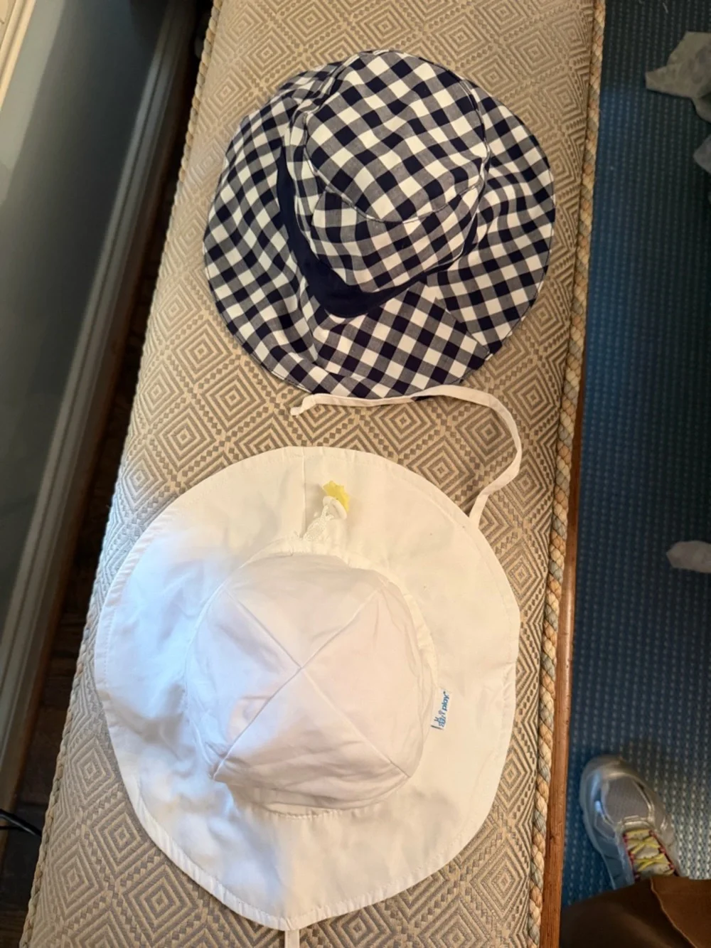 Baby Hats Janie and Jack Navy Gingham Bucket Sun Hat NWT & Iplay White 0-6 mo.